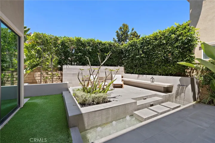 27 Heron, Lake Forest, California 92630