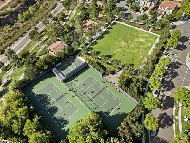 27 Heron, Lake Forest, California 92630