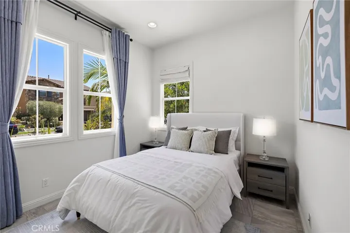 27 Heron, Lake Forest, California 92630