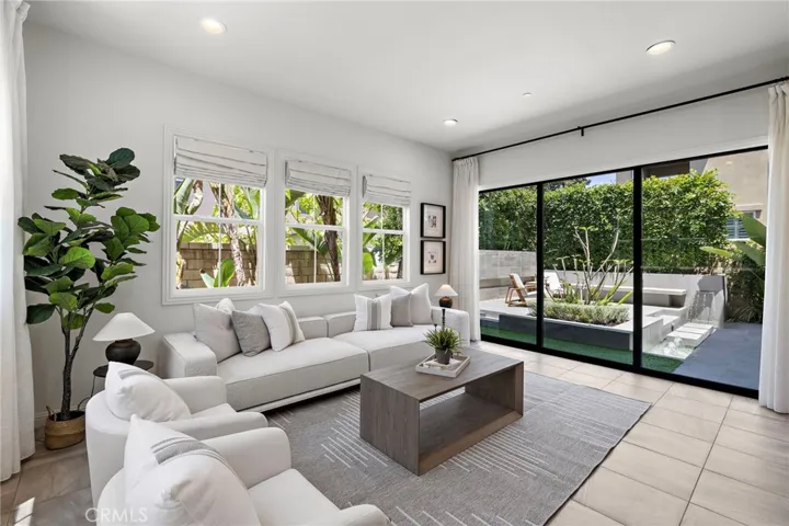 27 Heron, Lake Forest, California 92630