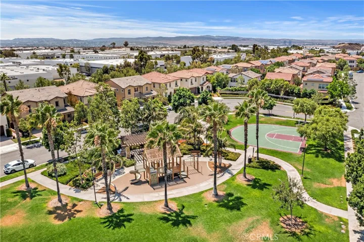27 Heron, Lake Forest, California 92630