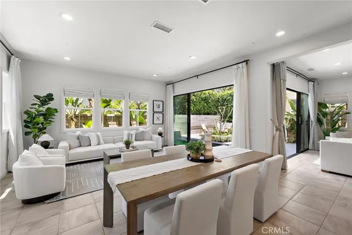 27 Heron, Lake Forest, California 92630
