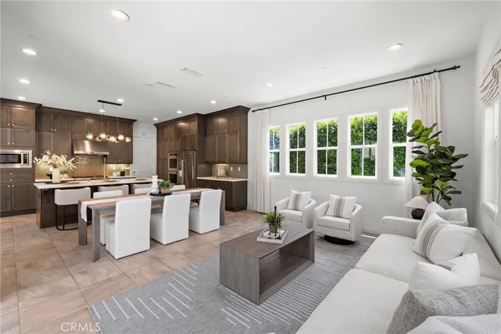 27 Heron, Lake Forest, California 92630