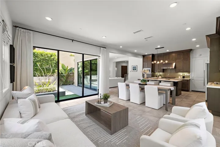 27 Heron, Lake Forest, California 92630