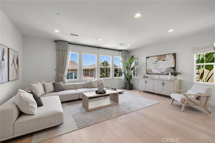27 Heron, Lake Forest, California 92630