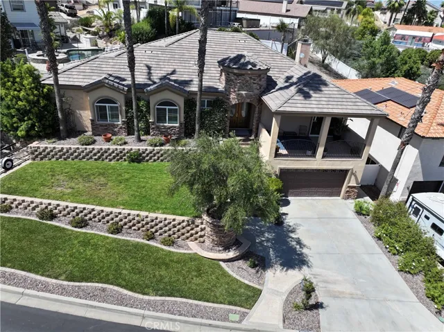 Long Driveway to 5 Car Garage