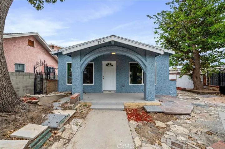 1516 E Young, Wilmington, California 90744