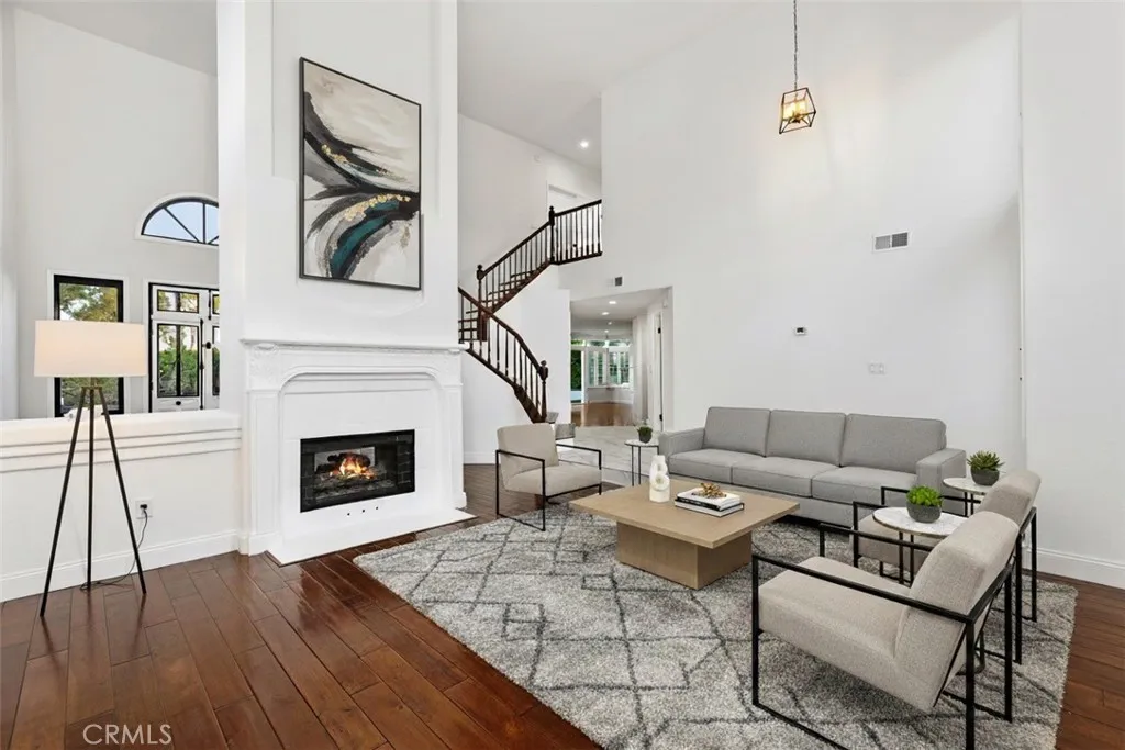 Virtually Staged: Formal Living Room