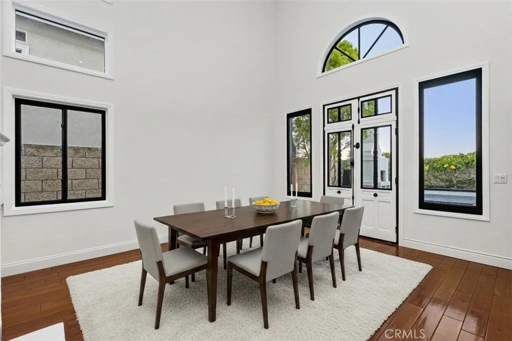 Virtually Staged: Formal Dining Room
