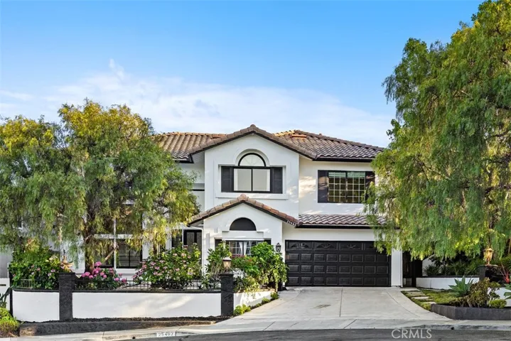 Private and lush, gated​​‌​​​​‌​​‌‌​​‌​​​‌‌​​​‌​​‌‌​​‌‌​​‌‌​​​​ frontyard