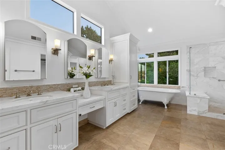 Virtually staged: Primary Ensuite Bathroom with Soaking Tub and Walk-in shower