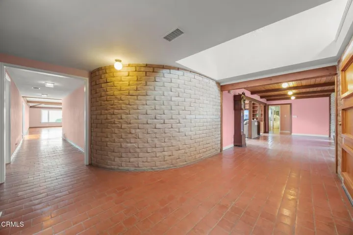 10-Foyer Original