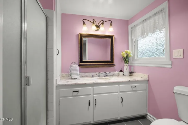 40-ensuite bathroom
