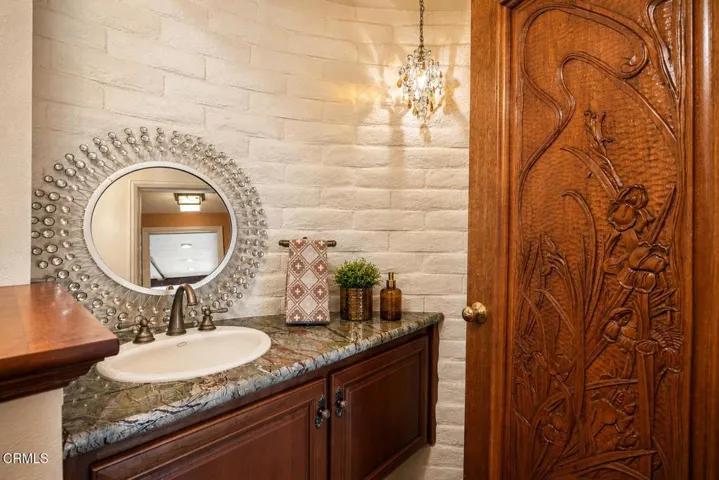 26 POWDER ROOM
