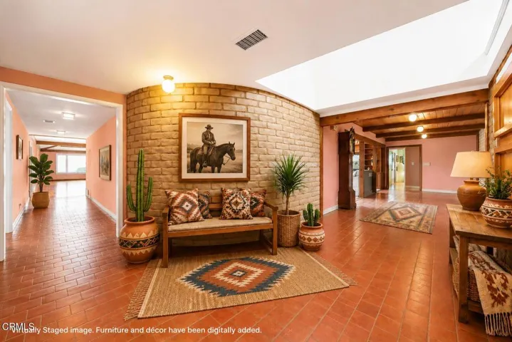 10 FOYER