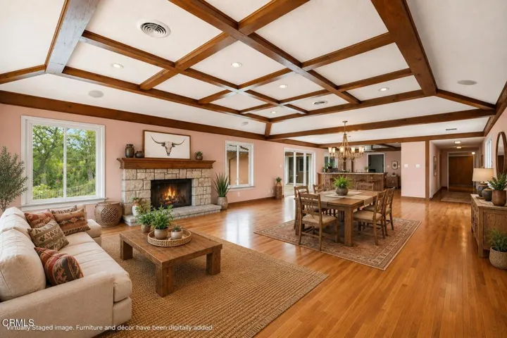 17 GRAND ROOM