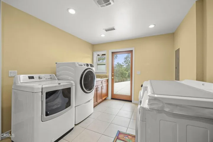 41- Laundry Room