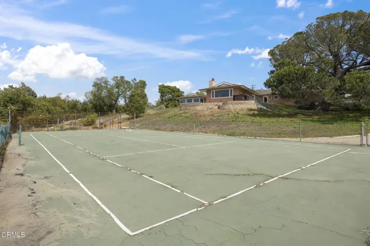 62-Tennis courts