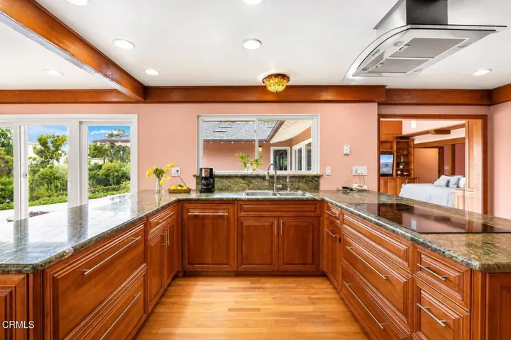 22 KITCHEN