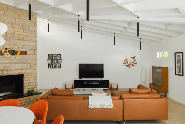 1392 N Paseo De Anza-02