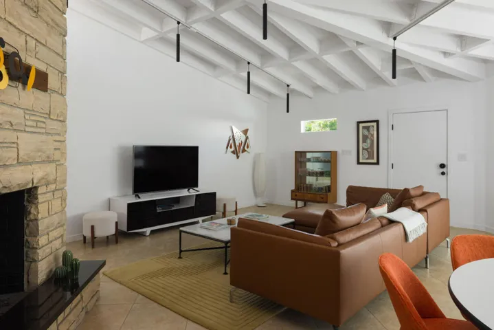 1392 N Paseo De Anza-01