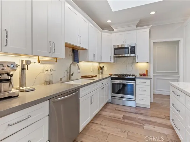 Kitchen countertops and cabinets