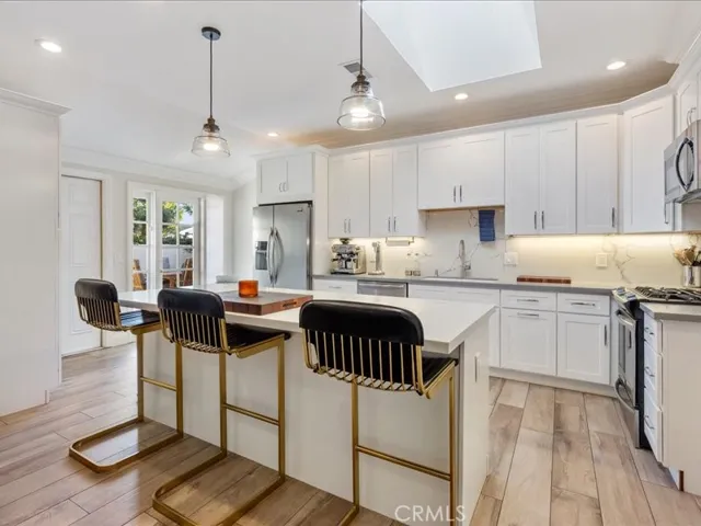 Kitchen island