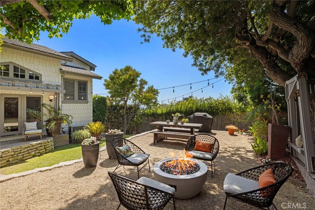 Spacious Ocean View Backyard