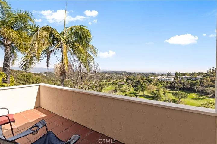 2282 Canyonback, Los Angeles, California 90049