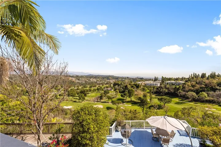 2282 Canyonback, Los Angeles, California 90049