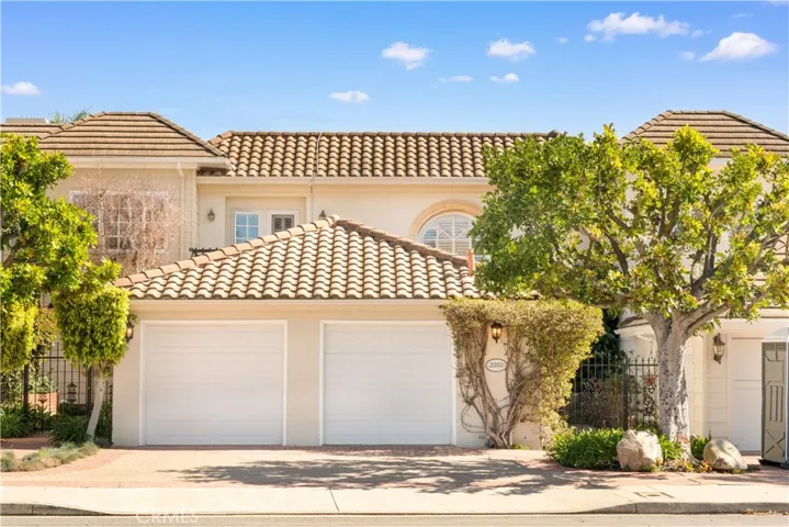 2282 Canyonback, Los Angeles, California 90049