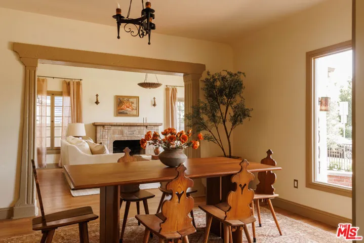 2807 Somerset Drive, Los Angeles, California 90016