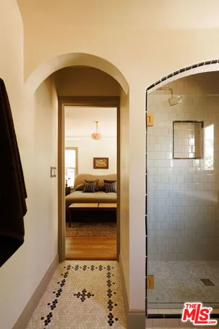 2807 Somerset Drive, Los Angeles, California 90016
