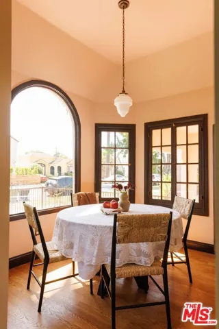 2807 Somerset Drive, Los Angeles, California 90016
