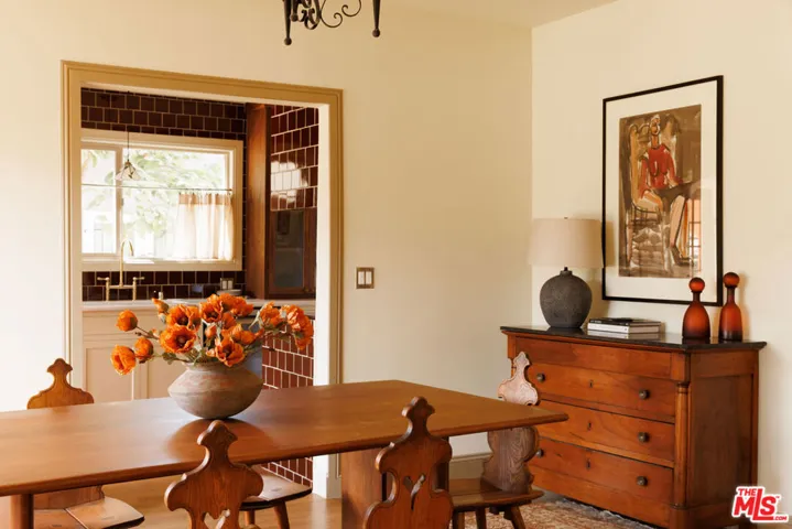2807 Somerset Drive, Los Angeles, California 90016