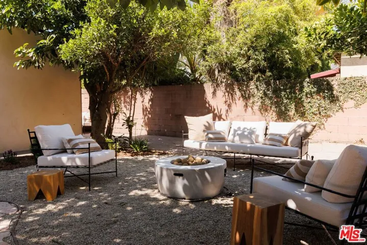 2807 Somerset Drive, Los Angeles, California 90016