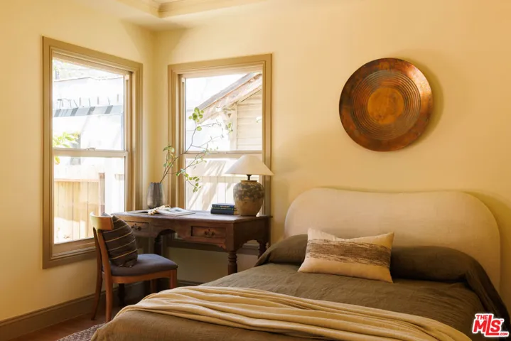 2807 Somerset Drive, Los Angeles, California 90016