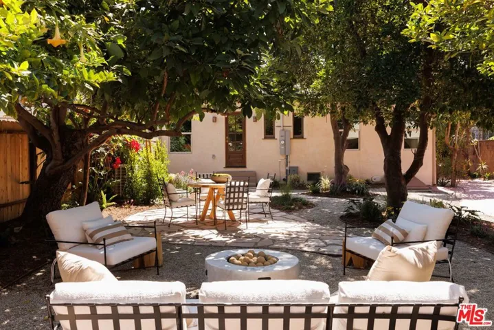 2807 Somerset Drive, Los Angeles, California 90016