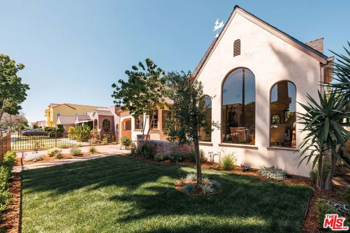 2807 Somerset Drive, Los Angeles, California 90016