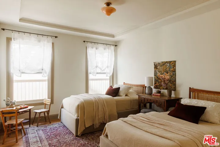 2807 Somerset Drive, Los Angeles, California 90016