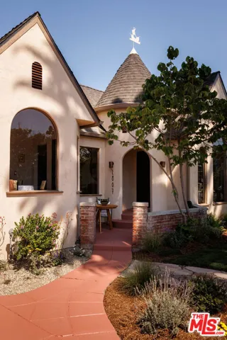 2807 Somerset Drive, Los Angeles, California 90016