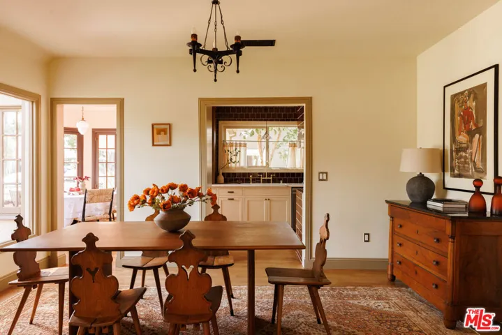 2807 Somerset Drive, Los Angeles, California 90016