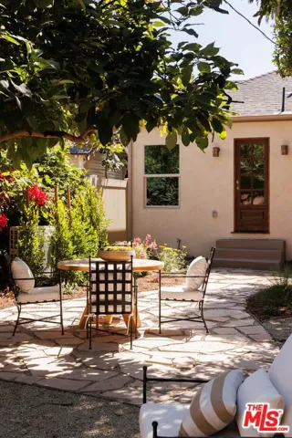 2807 Somerset Drive, Los Angeles, California 90016
