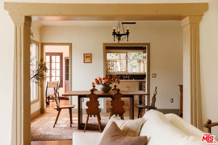 2807 Somerset Drive, Los Angeles, California 90016