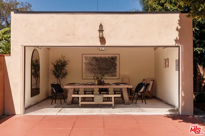2807 Somerset Drive, Los Angeles, California 90016