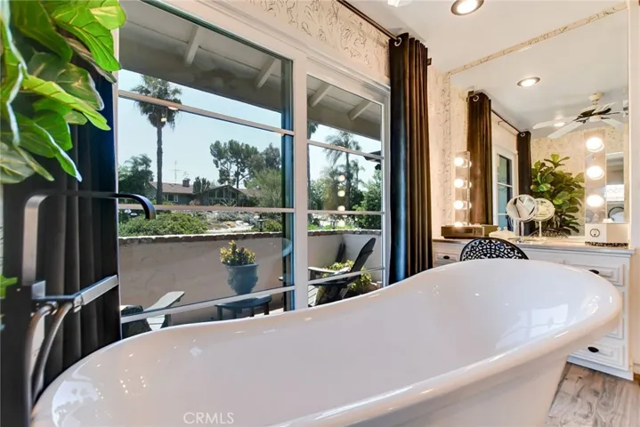 Main Bedroom's Bathroom