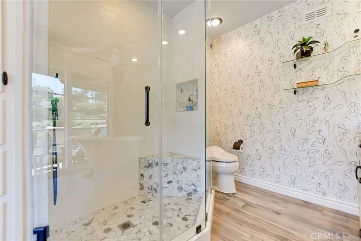 Main Bedroom's Bathroom