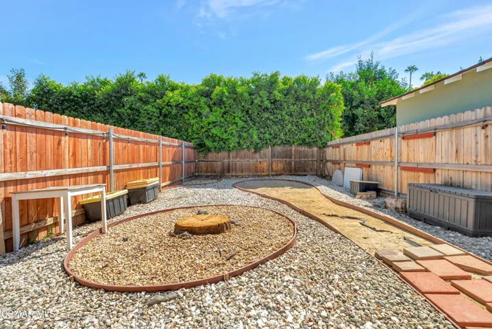 7322 Lindley Ave-36