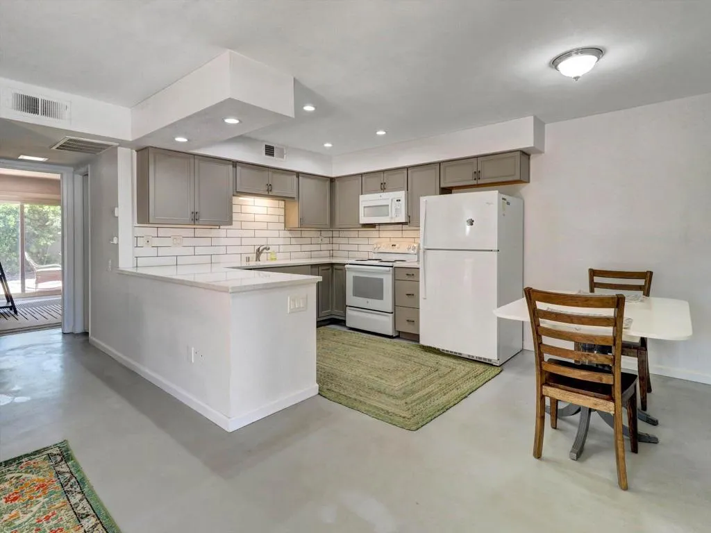 10-1455 Sunflower Circle S-10