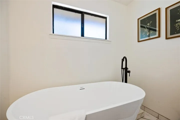 Free standing tub